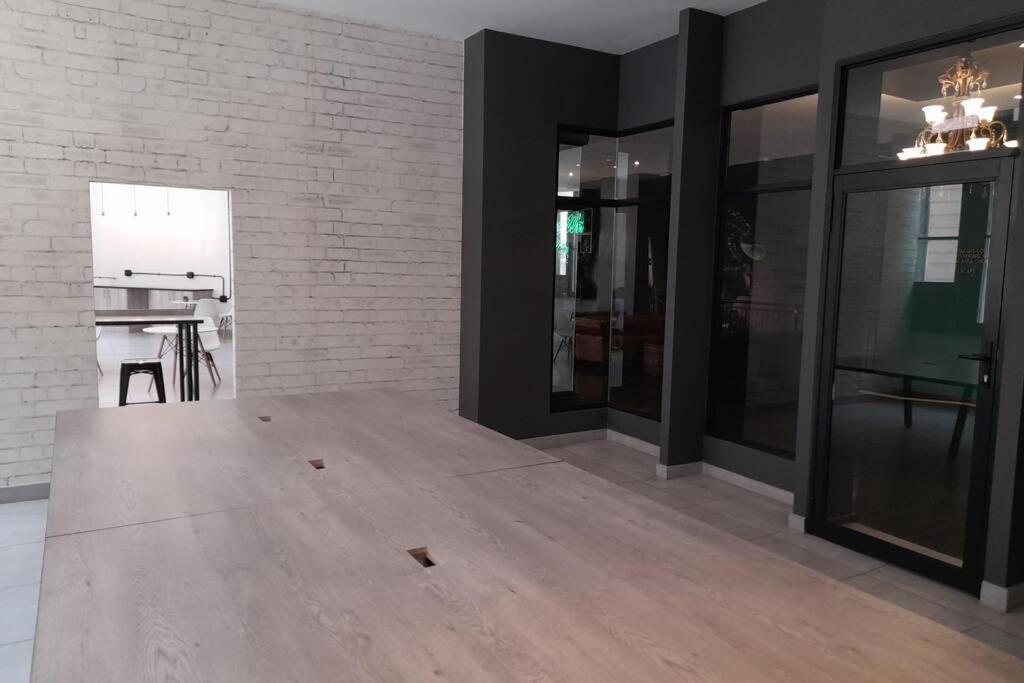 Luxury Studio 5Min Walk To Gandhi Square + Wifi Johannesburg Ngoại thất bức ảnh